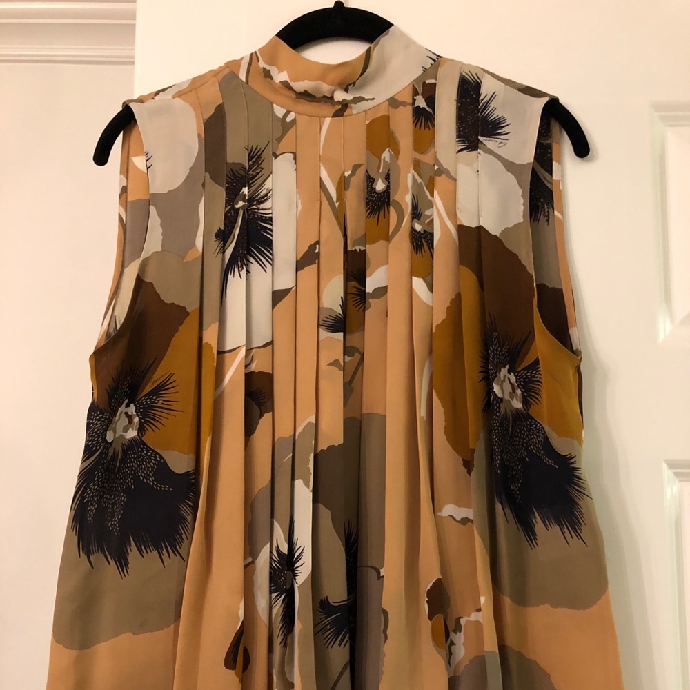 Gucci sleeveless top